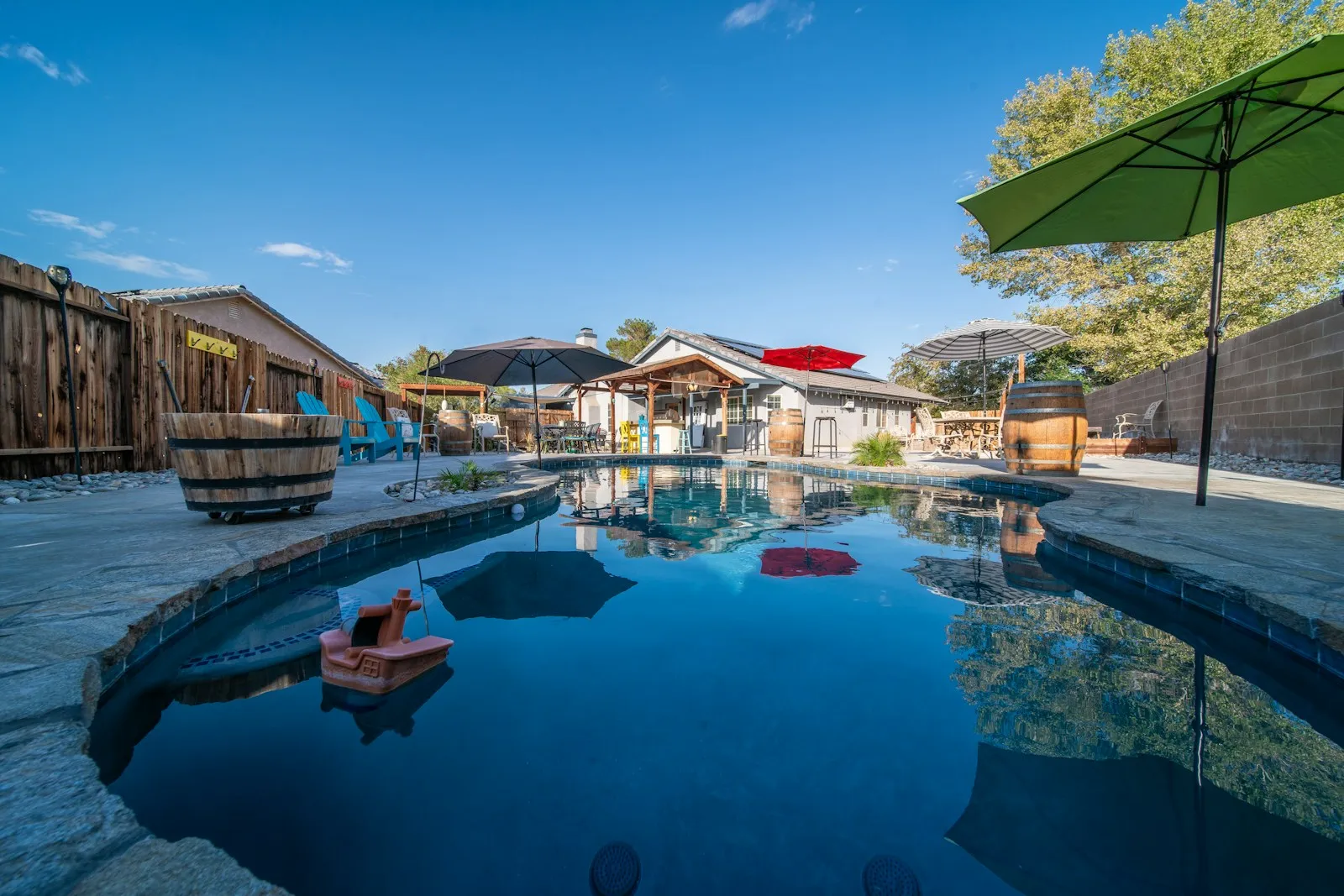 Piscine familiale type Desjoyaux à Bordeaux, contexte d'intervention diagnostic fuite